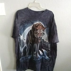 T shirt with wolves